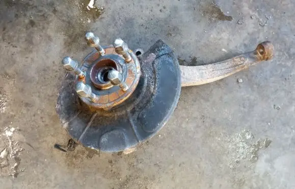 Jeep Grand Cherokee Front wheel hub spindle knuckle