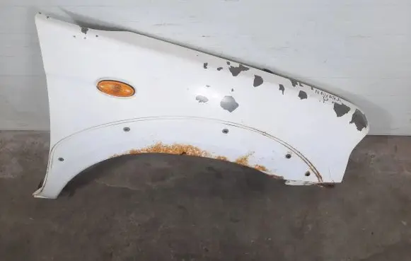 Nissan Navara D22 Fender