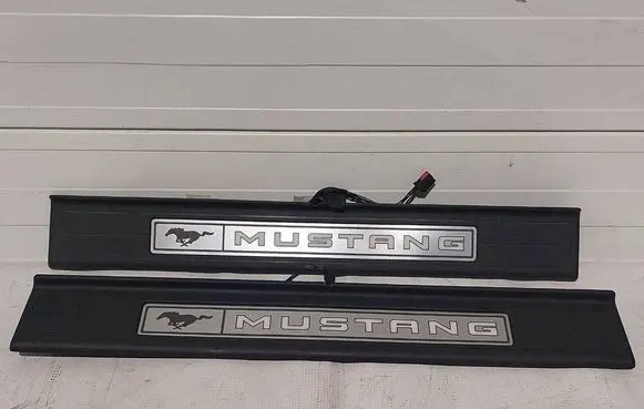 Ford Mustang VI Front sill trim cover FR3B6313222C FR3Z63132A