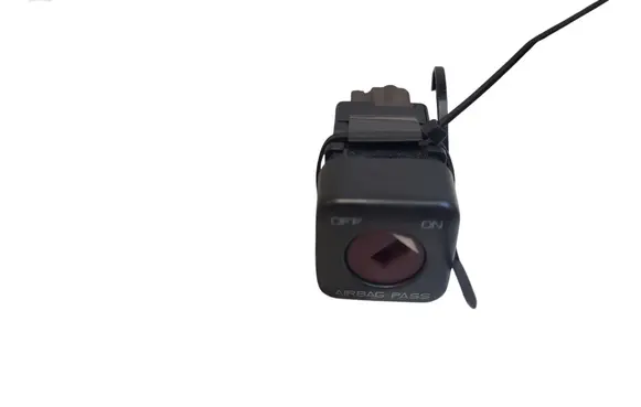 Passenger airbag on/off switch
