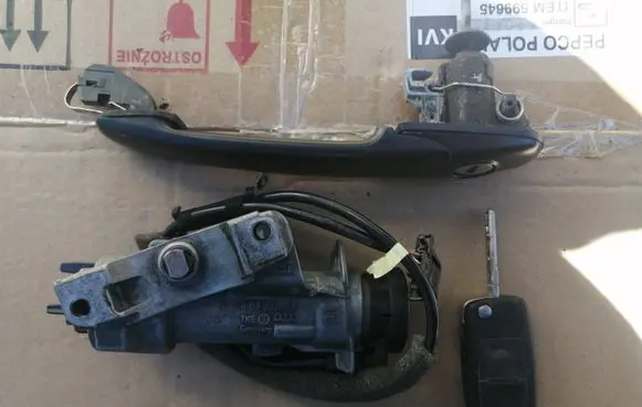 Volkswagen Sharan Ignition lock 4B0905851B