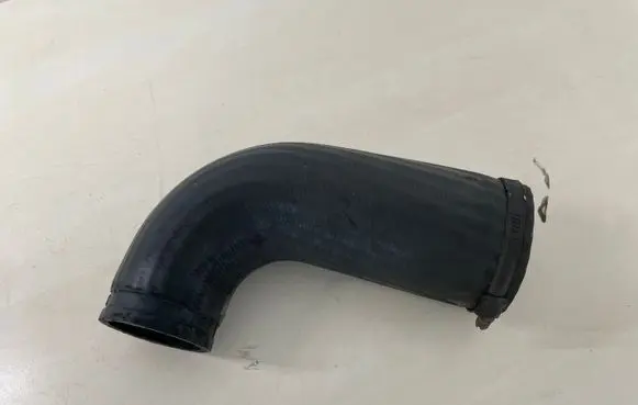 Volvo XC90 Intercooler hose/pipe 08699419