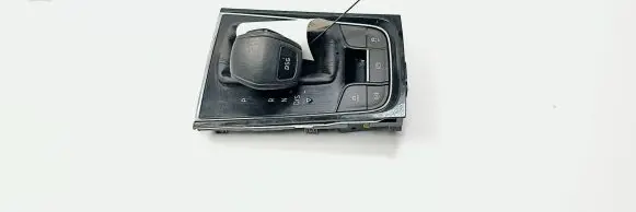 Skoda Karoq Gear lever shifter trim leather/knob 566713203A