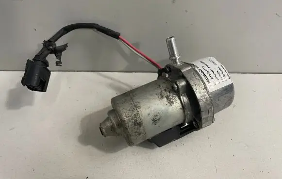 BMW M3 e92 Vacuum pump 2283333