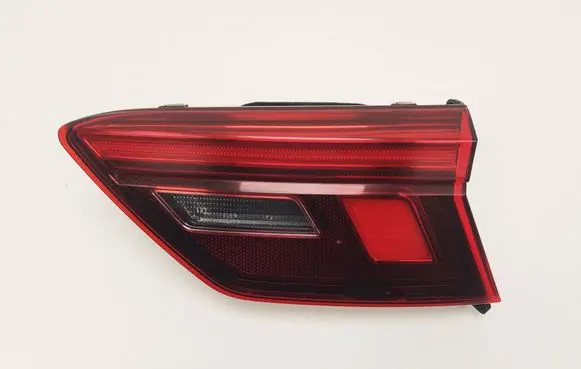 Volkswagen Tiguan Tailgate rear/tail lights 