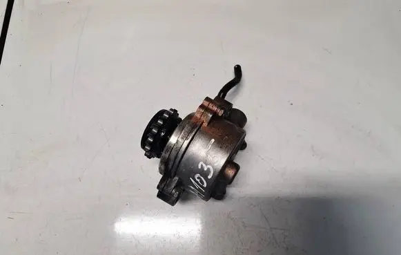 Mazda CX-7 Vacuum pump R2AA18G00