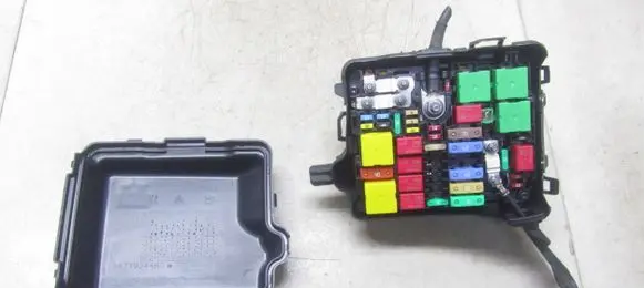 Citroen C3 Aircross Fuse box set
