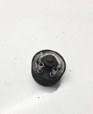 Nissan Pathfinder R51 Oil filter mounting bracket