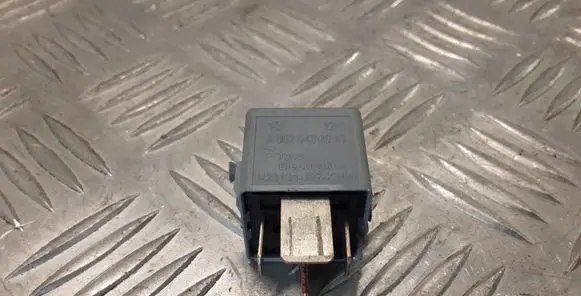 Mercedes-Benz E W212 Other relay A0025422619