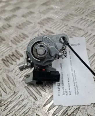 Audi A6 S6 C6 4F Tailgate exterior lock 8E0827573