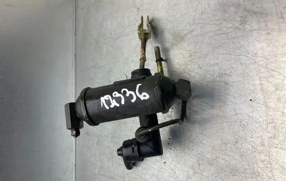 KIA Sorento Clutch slave cylinder 