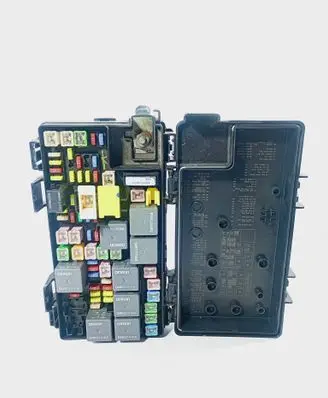 Chrysler Grand Voyager V Fuse module R62335001