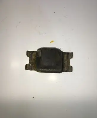 Toyota Hilux (AN10, AN20, AN30) Engine mount bracket 123610L030