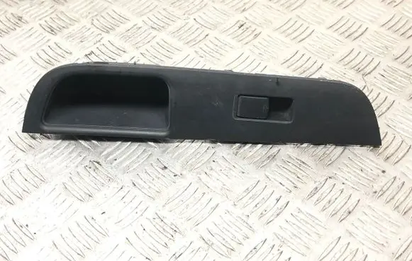 Nissan Tiida C11 Electric window control switch 82960 EL10A