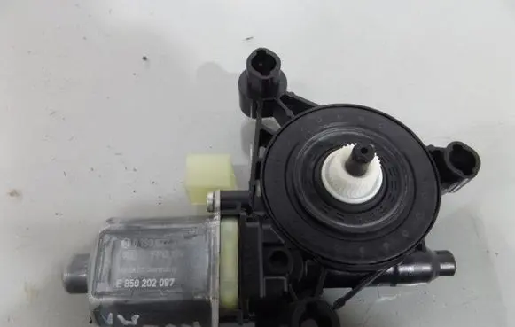 Volkswagen Touran III Rear door window regulator motor