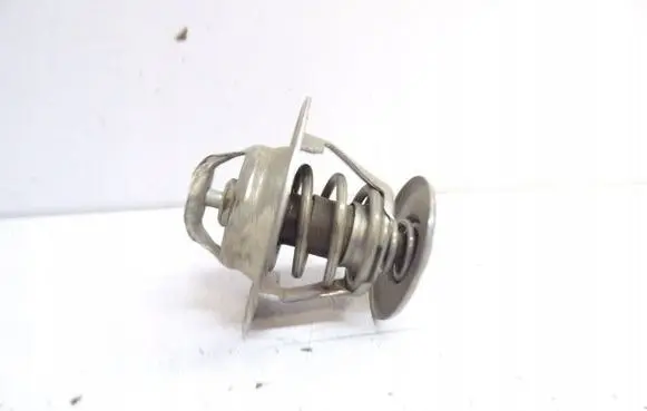 Volkswagen PASSAT B5 Thermostat housing 068121113H