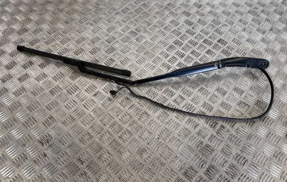 Volvo XC60 Front wiper blade arm W000082546