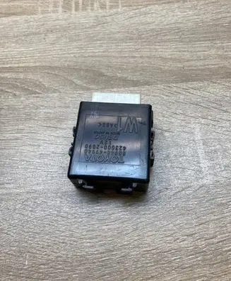 Toyota Prius+ (ZVW40) Window wiper relay 8594047040 4230002090