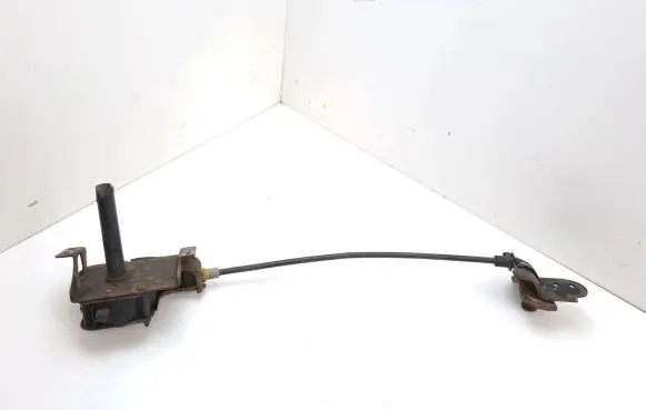 Mercedes-Benz Vito Viano W447 Spare wheel mounting bracket A6394000339