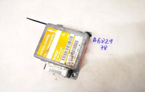 Audi A4 S4 B5 8D Airbag control unit/module 8a0959655c 0285001038