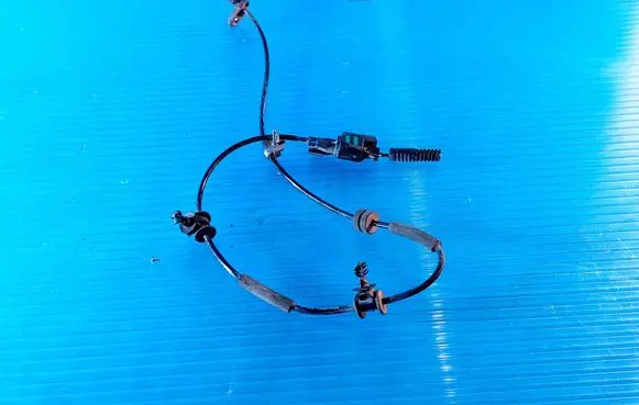 Tesla Model 3 ABS brake wheel speed sensor 104476100E