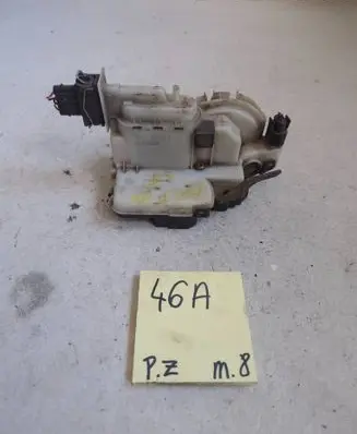 Volkswagen Golf IV Rear door lock 3B4839015A