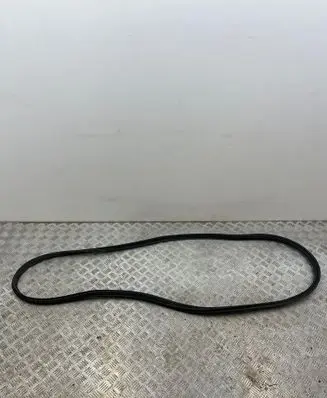 Toyota Yaris XP210 Trunk rubber seal (body) 67881K0010