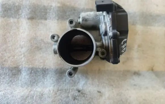 Volkswagen Caddy Throttle valve 03L128063