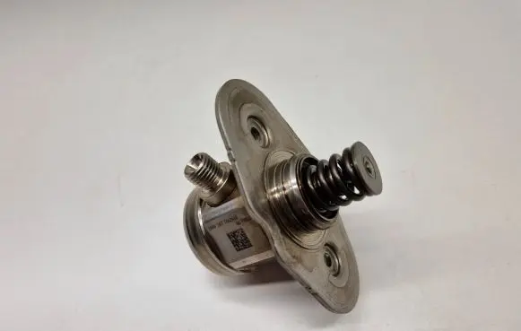 BMW X3 G01 Fuel injection high pressure pump 7642466