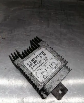 Mercedes-Benz A W168 Coolant fan relay A0255453232