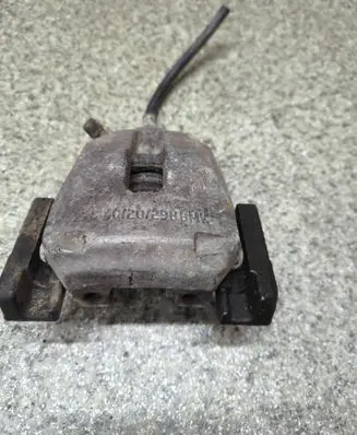 BMW 5 E39 Brake caliper pad carrier rear 40120298