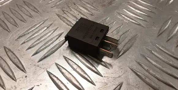Audi A4 S4 B7 8E 8H Other relay 8Z0951253