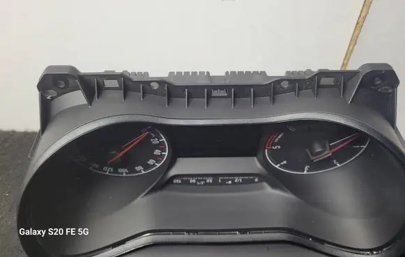 Opel Corsa E Speedometer (instrument cluster) 39016359 2469228 367030224