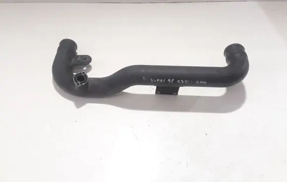 Volkswagen PASSAT B5.5 Engine coolant pipe/hose 8D0145840M