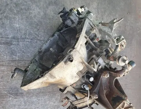 Manual 5 speed gearbox