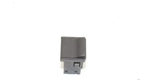 Nissan Leaf I (ZE0) USB socket connector 