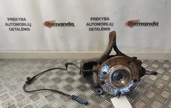 Mini Cooper Countryman R60 Front wheel hub 9804423