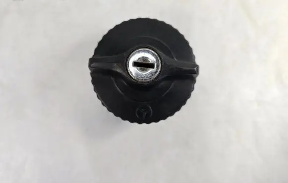 Mercedes-Benz S W126 Fuel tank filler cap 