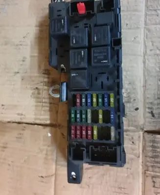 Volvo V70 Fuse module 518828108 30728008