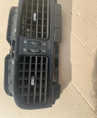 Volkswagen Polo V 6R Dash center air vent grill 6RF819728B 05032013 VW250