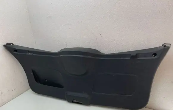 Renault Clio III Tailgate trim 8200293811
