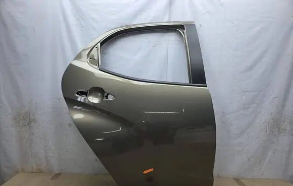 Toyota Yaris XP210 Rear door