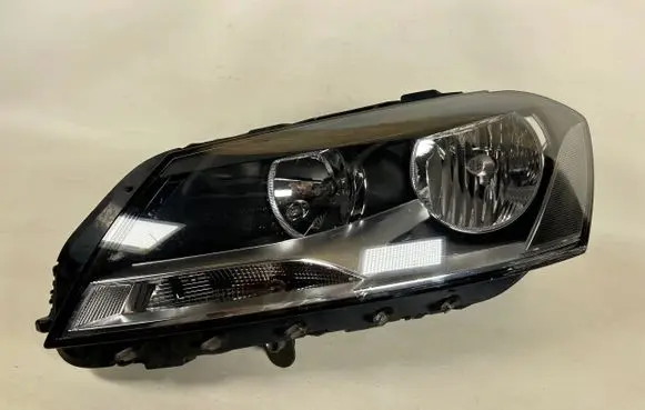 Volkswagen PASSAT B7 Headlight/headlamp