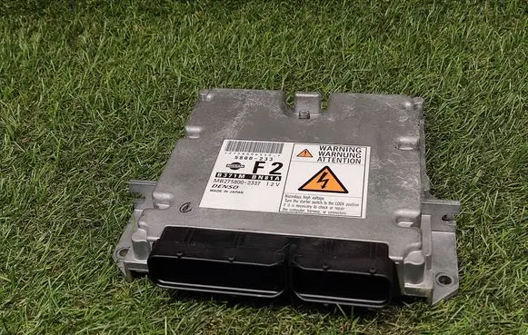 Nissan Almera N16 Engine control unit/module MB2758002337 5800233 B371MBN81A