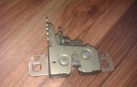 Ford Mondeo MK II Tailgate/trunk/boot lock/catch/latch 96BGF43200AA