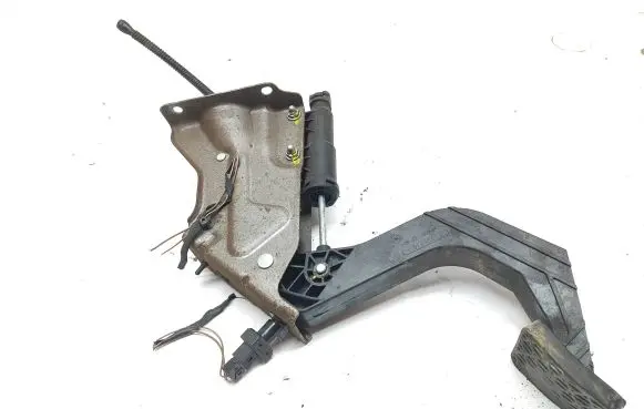 Volkswagen Crafter Clutch pedal L036776
