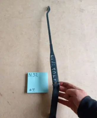 Audi 80 90 B3 Front wiper blade arm 3262626