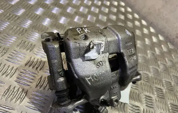 Opel Mokka B Front brake caliper 9836308680
