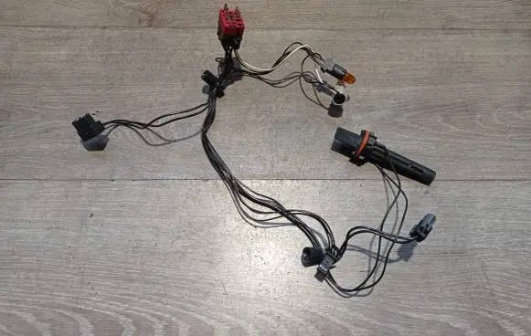 Volvo V40 Headlight/headlamp wiring loom/harness 