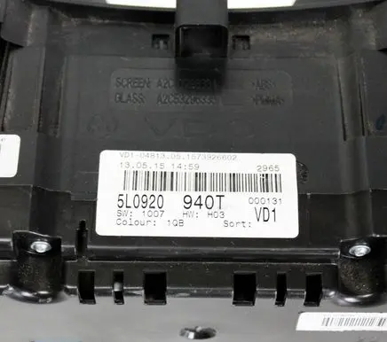 Skoda Yeti (5L) Speedometer (instrument cluster) 5L0920940T